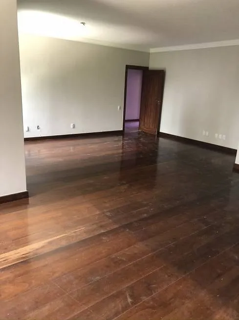 Foto 1 de Apartamento com 5 Quartos à venda, 330m² em Barra, Salvador