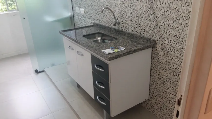 Foto 1 de Apartamento com 2 Quartos à venda, 49m² em Cidade Sao Jorge, Santo André