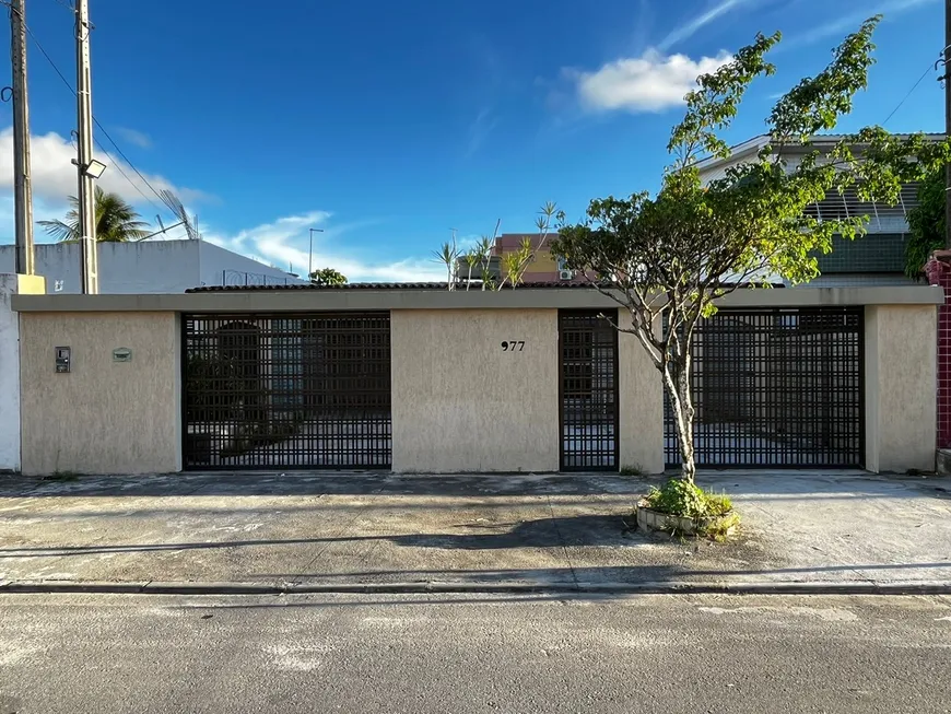 Foto 1 de Casa com 4 Quartos para alugar, 200m² em Imbiribeira, Recife