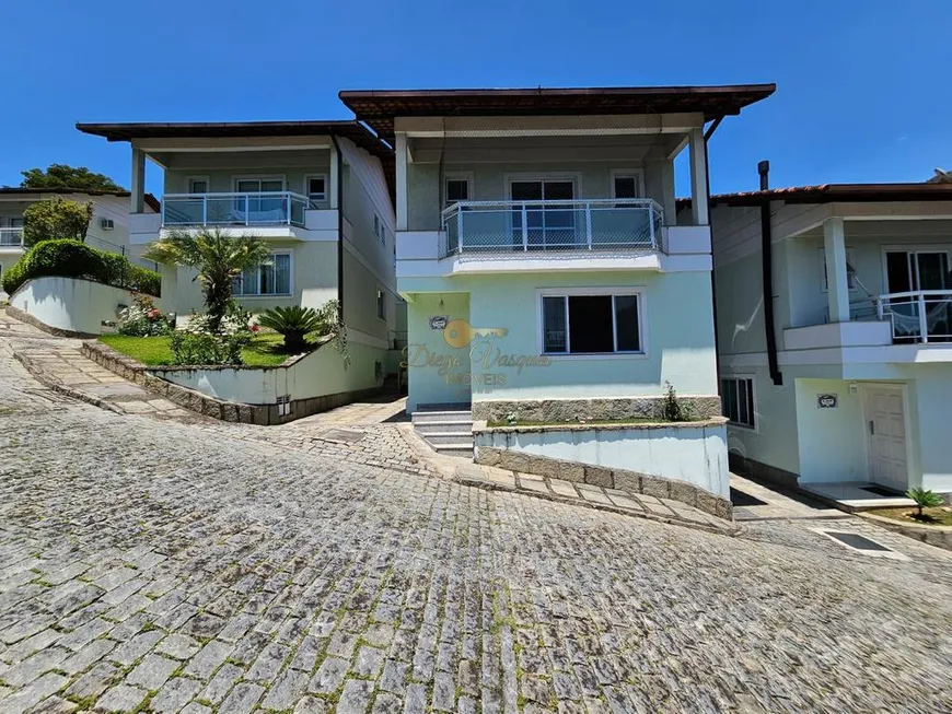 Foto 1 de Casa de Condomínio com 4 Quartos à venda, 200m² em Agriões, Teresópolis