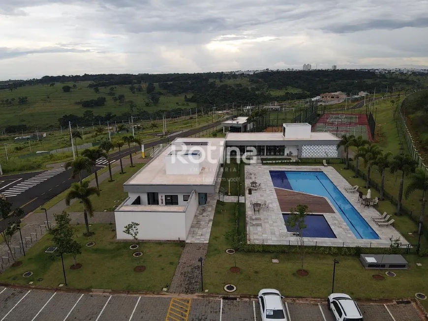 Foto 1 de Lote/Terreno à venda, 329m² em Alto Umuarama, Uberlândia