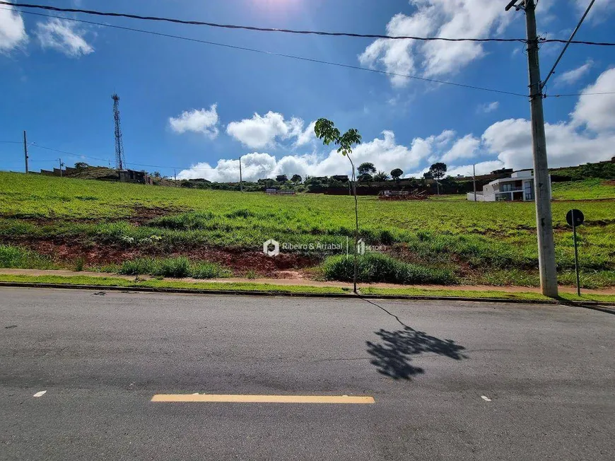 Foto 1 de Lote/Terreno à venda, 324m² em Salvaterra, Juiz de Fora