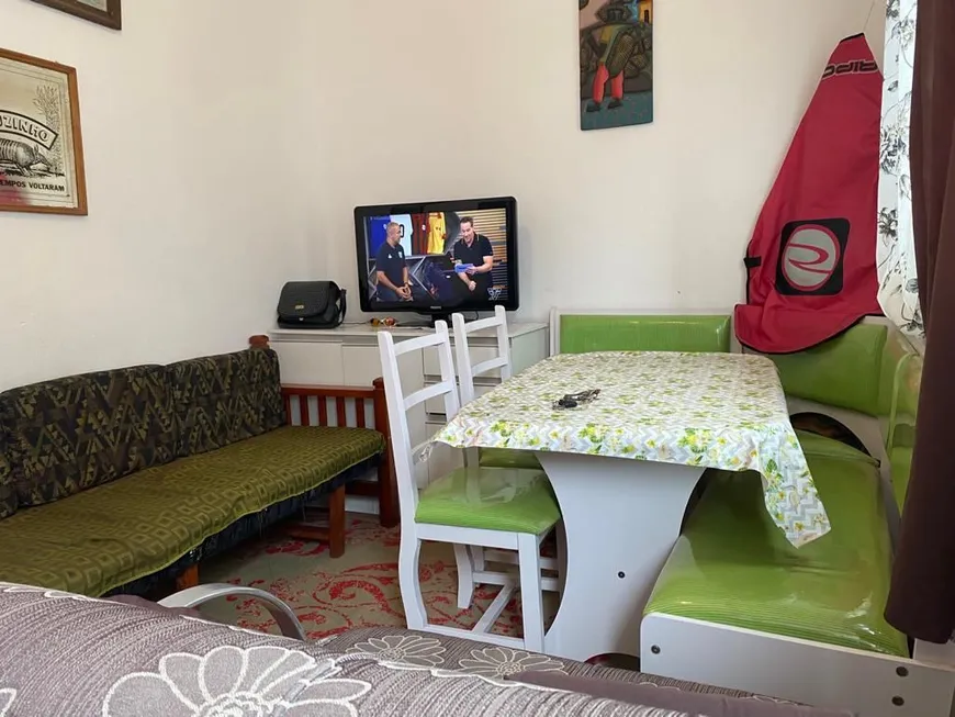 Foto 1 de Casa com 2 Quartos à venda, 40m² em Vila Tupi, Praia Grande