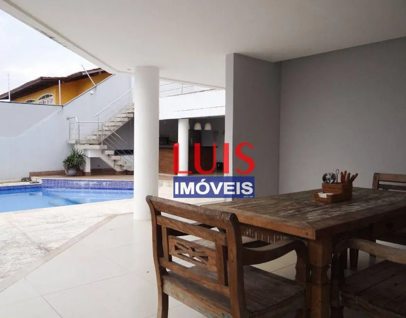 Foto 1 de Casa com 4 Quartos à venda, 540m² em Camboinhas, Niterói