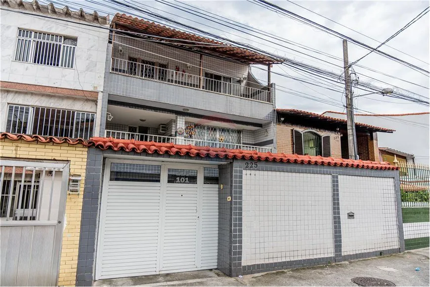 Foto 1 de Casa com 6 Quartos à venda, 258m² em Portuguesa, Rio de Janeiro