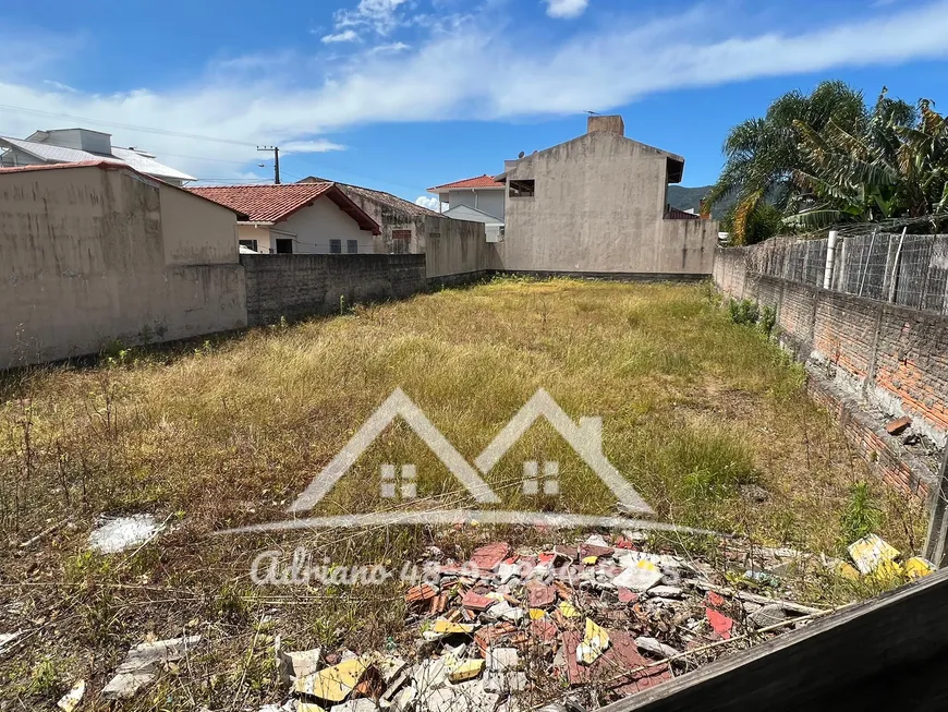 Foto 1 de Lote/Terreno à venda, 450m² em Carianos, Florianópolis