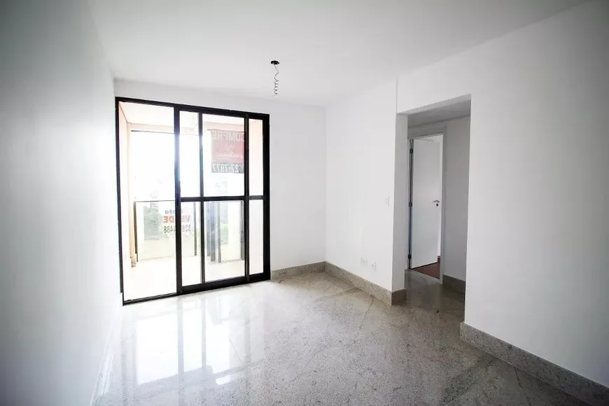 Foto 1 de Apartamento com 3 Quartos à venda, 76m² em Santo Antônio, Belo Horizonte