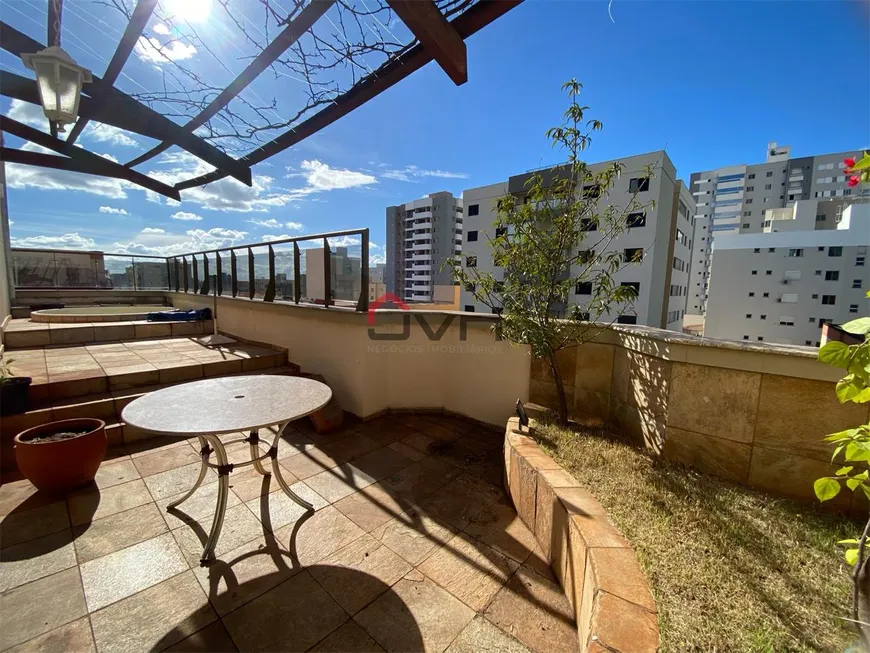 Foto 1 de Apartamento com 4 Quartos à venda, 210m² em Jardim Finotti, Uberlândia