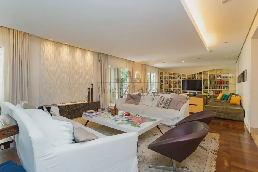 Foto 1 de Apartamento com 4 Quartos para venda ou aluguel, 367m² em Cerqueira César, São Paulo