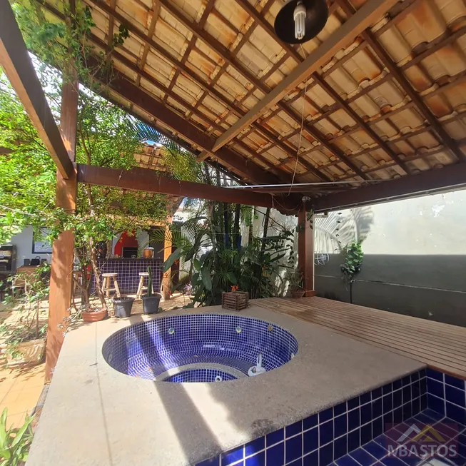 Foto 1 de Casa com 4 Quartos à venda, 530m² em Castelo, Belo Horizonte