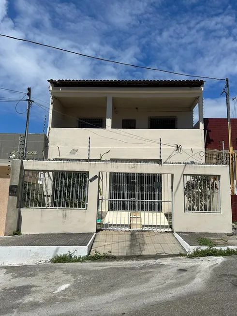 Foto 1 de Casa com 8 Quartos à venda, 300m² em Suíssa, Aracaju