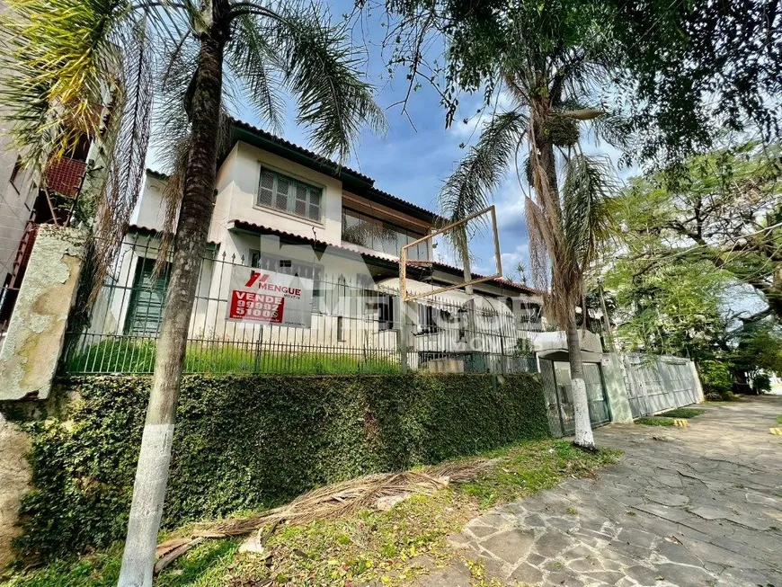 Foto 1 de Casa com 3 Quartos à venda, 417m² em Jardim Lindóia, Porto Alegre