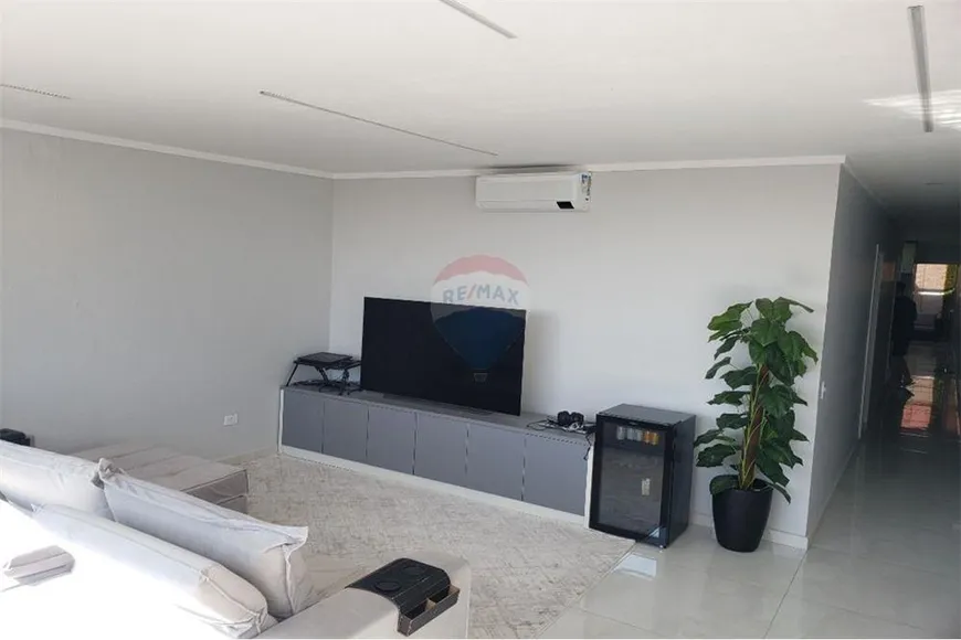 Foto 1 de Casa com 4 Quartos à venda, 226m² em Jardim Tupan, Barueri