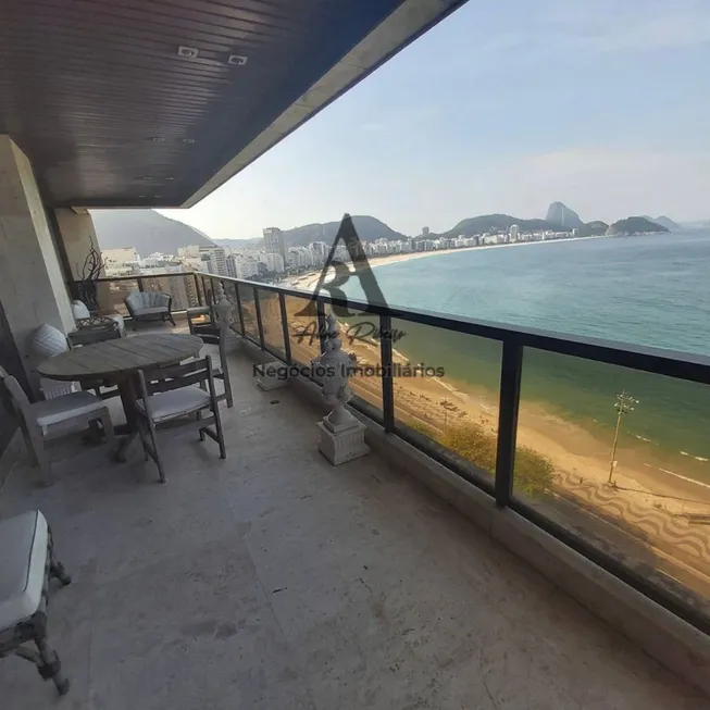 Foto 1 de Apartamento com 4 Quartos à venda, 380m² em Copacabana, Rio de Janeiro