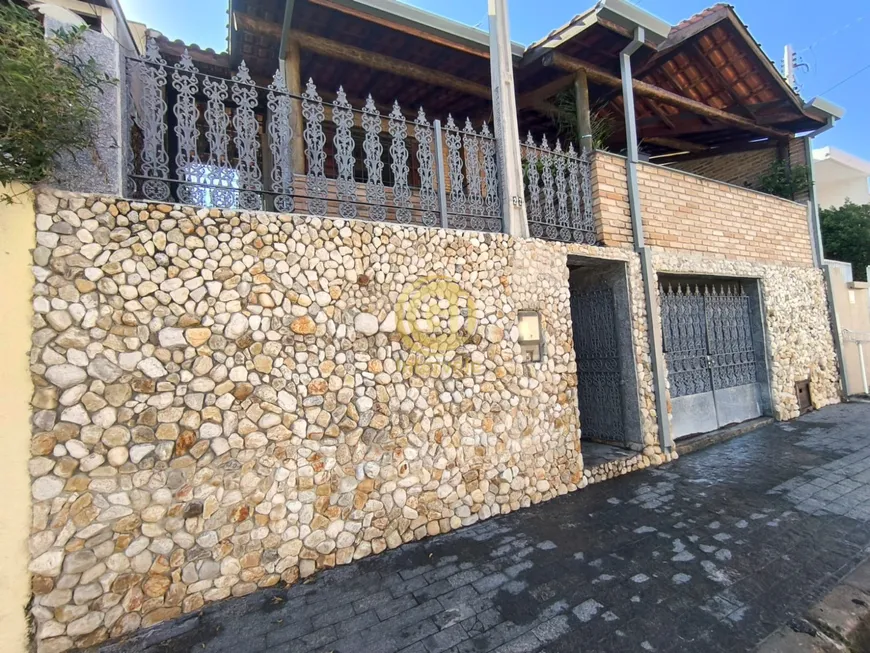 Foto 1 de Casa com 2 Quartos à venda, 161m² em Jardim Bela Vista, Jacareí