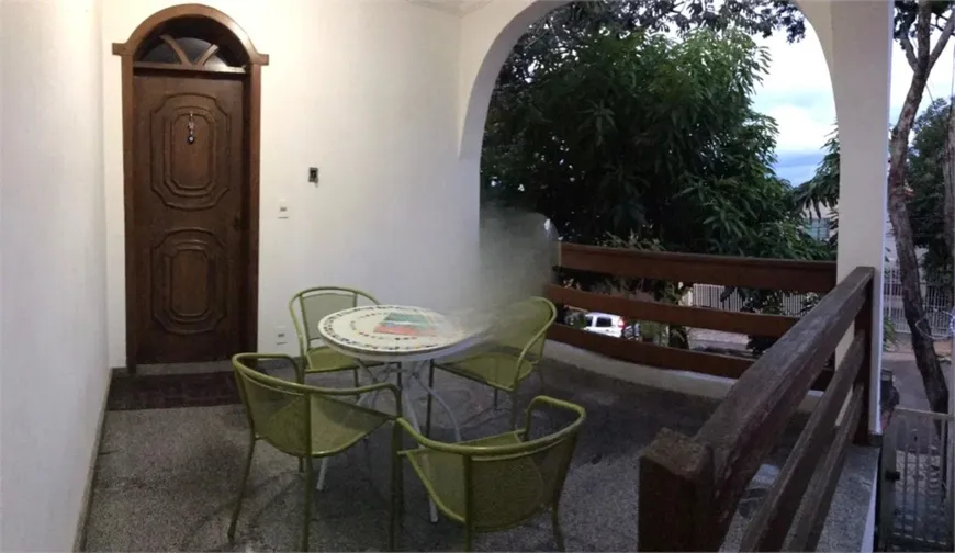 Foto 1 de Casa com 3 Quartos à venda, 140m² em Santa Amélia, Belo Horizonte