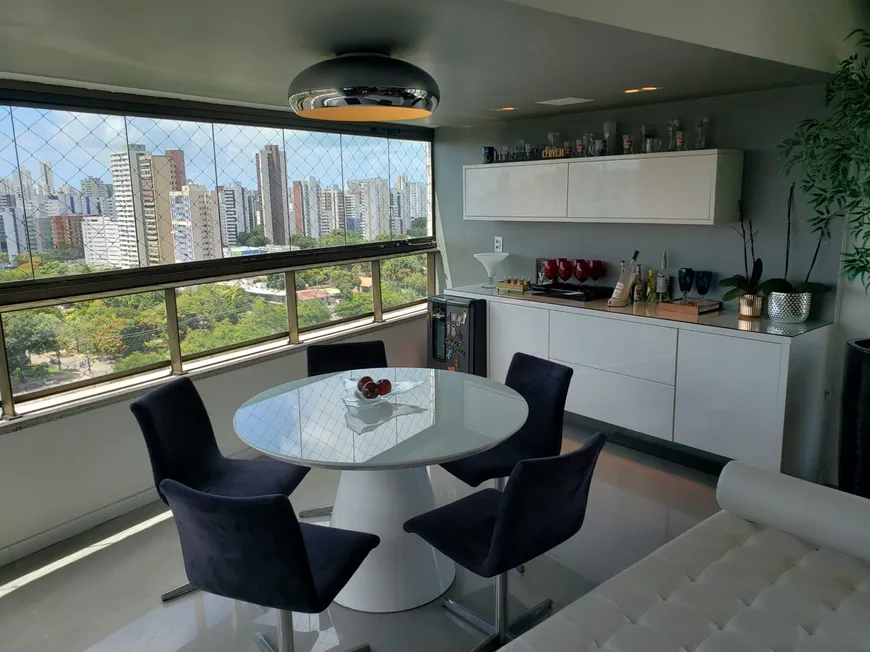 Foto 1 de Apartamento com 4 Quartos à venda, 229m² em Torre, Recife