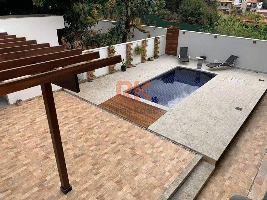 Foto 1 de Casa com 6 Quartos à venda, 272m² em Trevo, Belo Horizonte