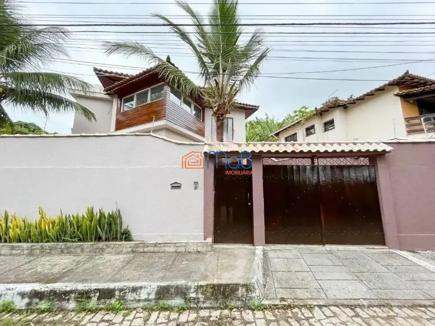 Foto 1 de Casa com 3 Quartos à venda, 220m² em Granja dos Cavaleiros, Macaé
