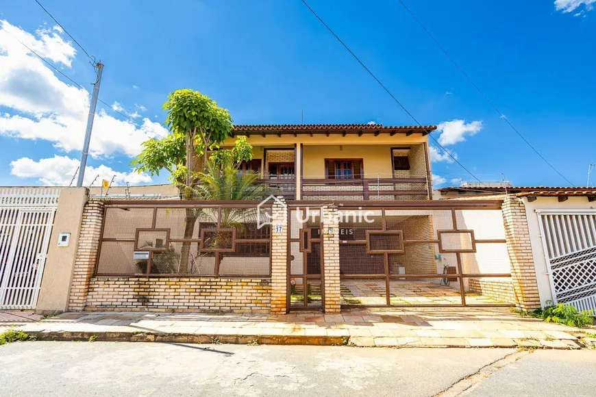 Foto 1 de Casa com 7 Quartos para alugar, 400m² em Guara II, Brasília