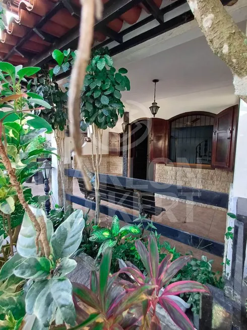 Foto 1 de Casa de Condomínio com 4 Quartos à venda, 720m² em Braga, Cabo Frio