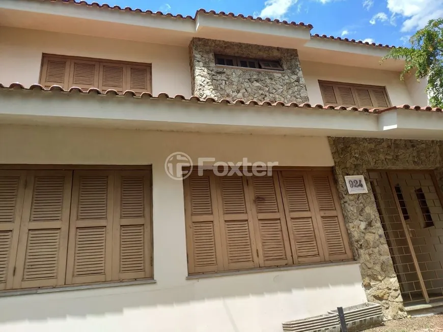 Foto 1 de Casa com 3 Quartos à venda, 405m² em Passo da Areia, Porto Alegre
