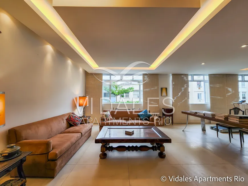 Foto 1 de Apartamento com 4 Quartos à venda, 215m² em Copacabana, Rio de Janeiro