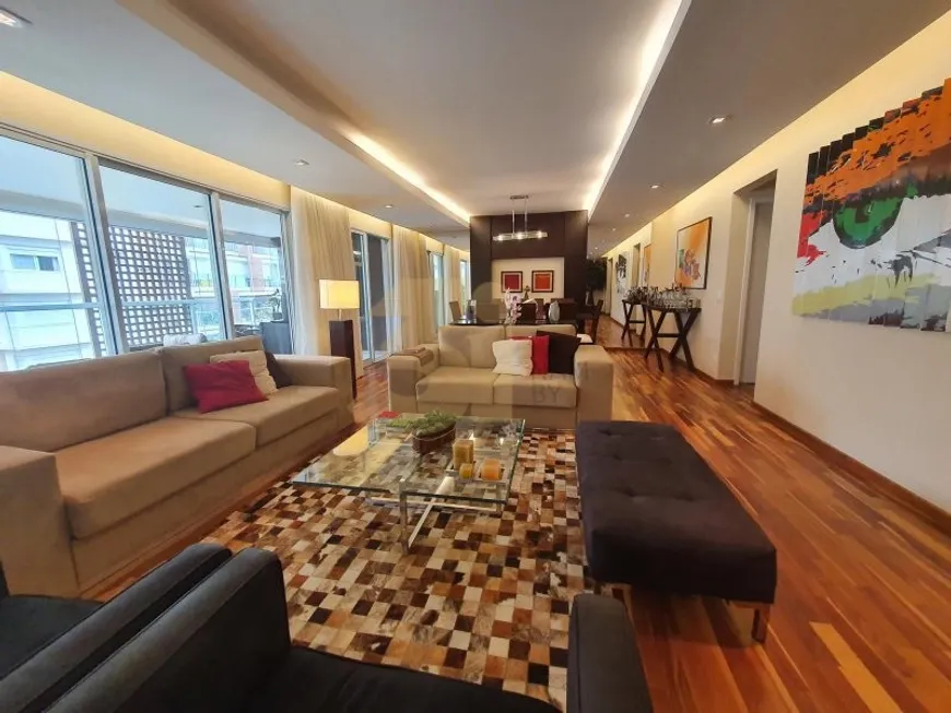 Foto 1 de Apartamento com 3 Quartos à venda, 241m² em Chácara Santo Antônio, São Paulo