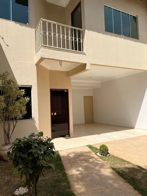 Foto 1 de Sobrado com 4 Quartos à venda, 191m² em Setor Jaó, Goiânia