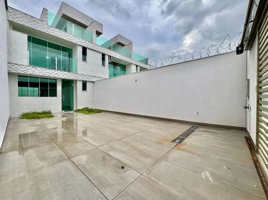 Foto 1 de Casa com 3 Quartos à venda, 105m² em Santa Amélia, Belo Horizonte