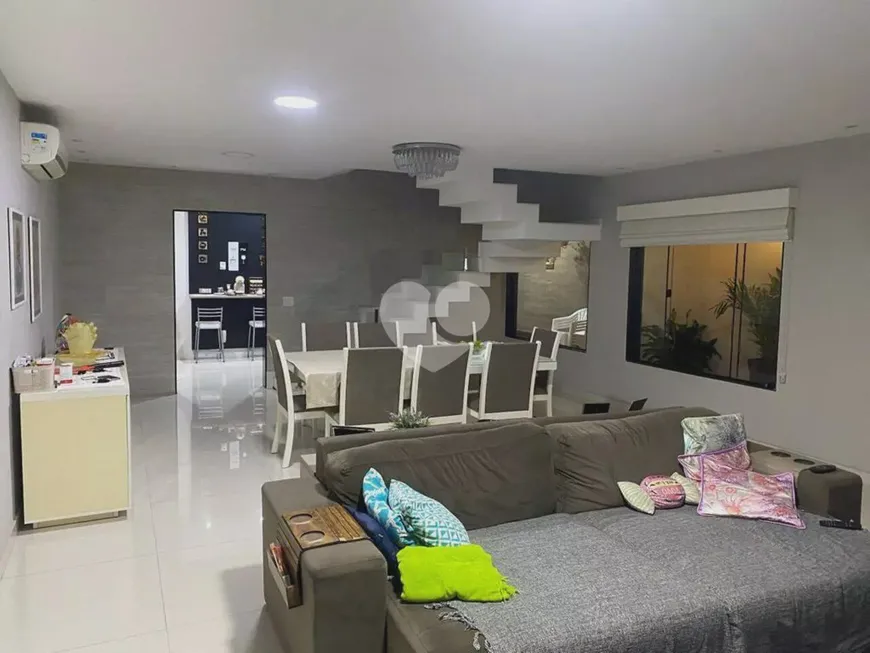 Foto 1 de Casa de Condomínio com 4 Quartos à venda, 300m² em Recreio Dos Bandeirantes, Rio de Janeiro