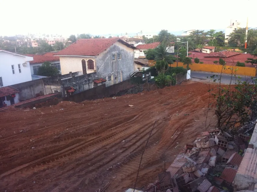 Foto 1 de Lote/Terreno à venda, 2372m² em Pituaçu, Salvador