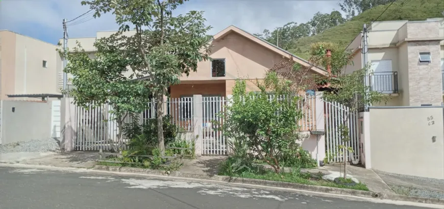 Foto 1 de Casa com 3 Quartos à venda, 135m² em Santa Teresa, Poços de Caldas