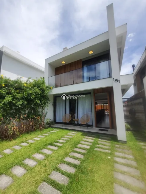 Foto 1 de Casa com 3 Quartos à venda, 178m² em Panoramico, Garopaba