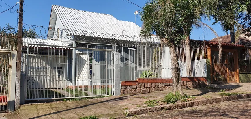 Foto 1 de Casa com 3 Quartos à venda, 200m² em São Sebastião, Porto Alegre