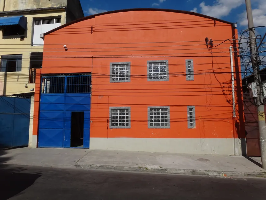 Foto 1 de Galpão/Depósito/Armazém à venda, 900m² em Jacaré, Rio de Janeiro