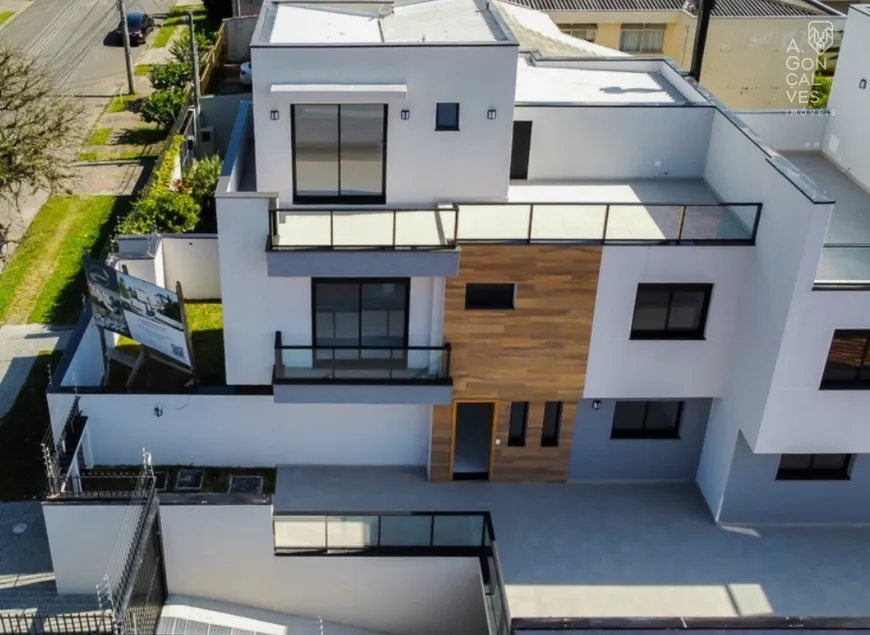 Foto 1 de Casa de Condomínio com 3 Quartos à venda, 179m² em Guabirotuba, Curitiba