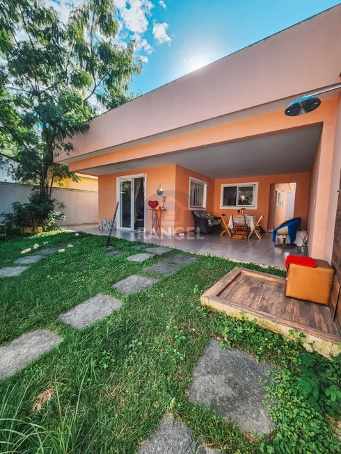 Foto 1 de Casa de Condomínio com 3 Quartos para alugar, 200m² em Vargem Pequena, Rio de Janeiro