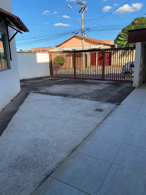 Foto 1 de Casa com 2 Quartos à venda, 73m² em Sevilha 1 Secao, Ribeirão das Neves