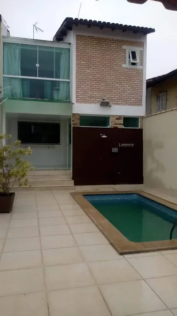 Foto 1 de Casa com 3 Quartos à venda, 160m² em Glória, Macaé