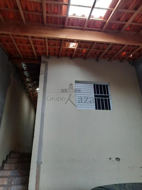 Foto 1 de Casa com 2 Quartos à venda, 150m² em Vila Zezé, Jacareí