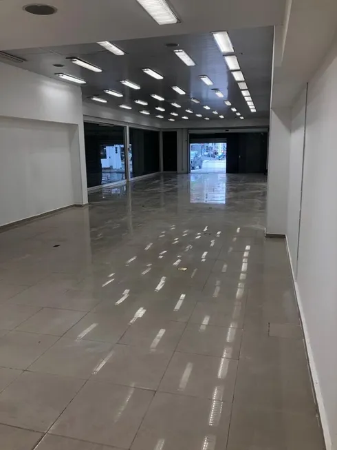 Foto 1 de Ponto Comercial para alugar, 235m² em Santo Amaro, São Paulo