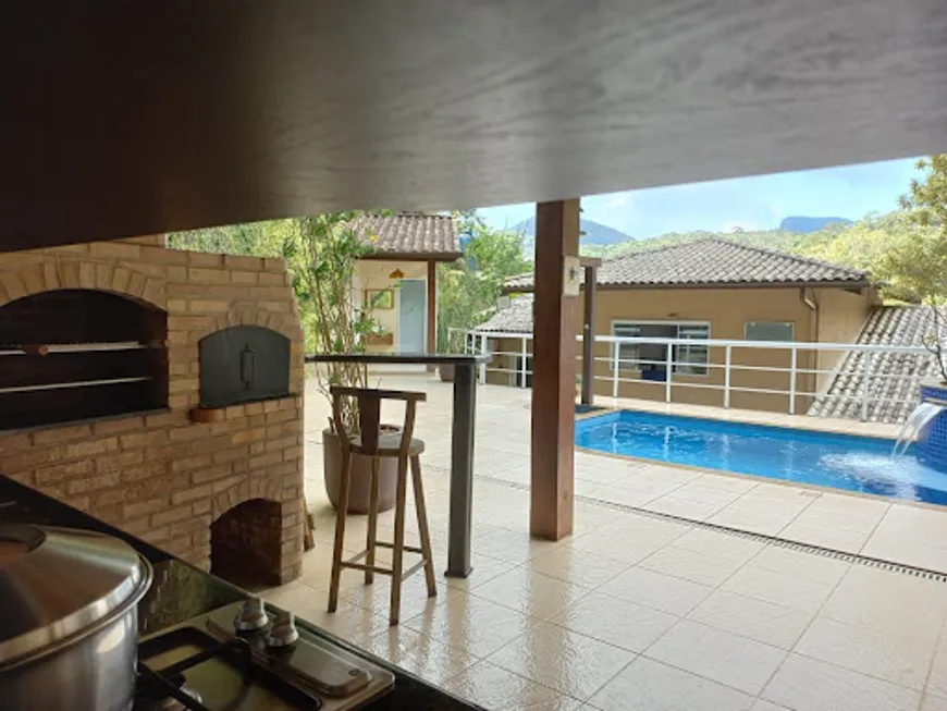 Foto 1 de Casa de Condomínio com 4 Quartos à venda, 400m² em Pendotiba, Niterói