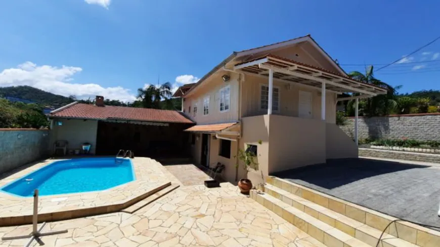 Foto 1 de Casa com 5 Quartos à venda, 296m² em Boa Vista, Blumenau