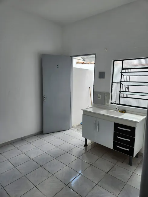 Foto 1 de Casa com 1 Quarto para alugar, 28m² em Jardim República, São Paulo