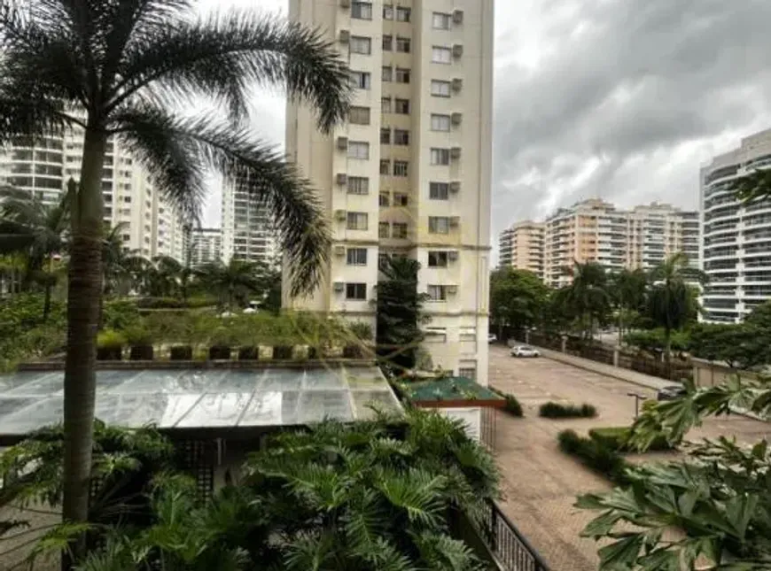 Foto 1 de Apartamento com 2 Quartos à venda, 70m² em Barra da Tijuca, Rio de Janeiro