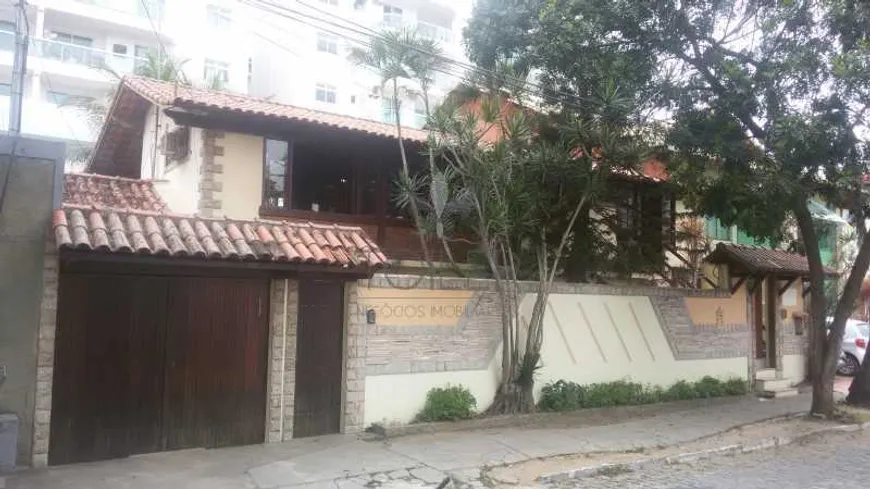 Foto 1 de Casa com 3 Quartos à venda, 416m² em Jardim Machado, Cabo Frio