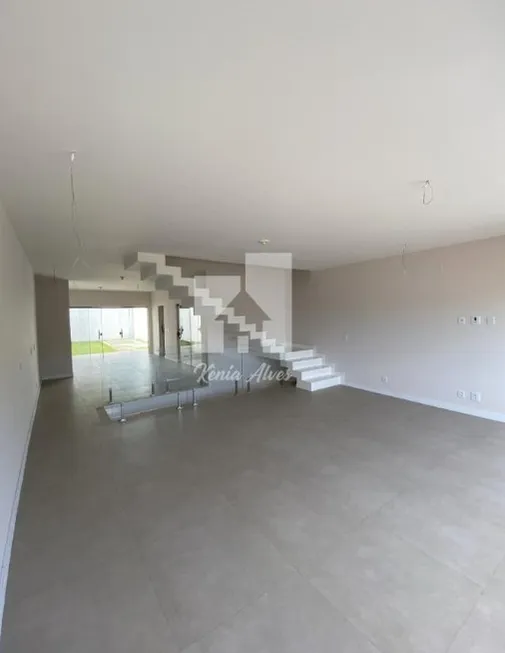 Foto 1 de Casa com 3 Quartos à venda, 205m² em Jardim Amália, Volta Redonda