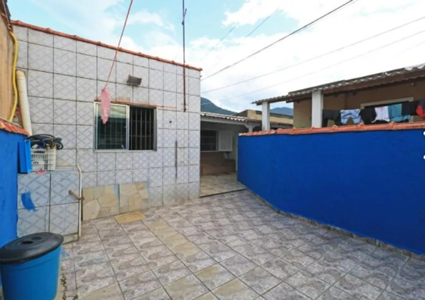 Foto 1 de Casa com 1 Quarto à venda, 150m² em Jardim Veneza , Peruíbe