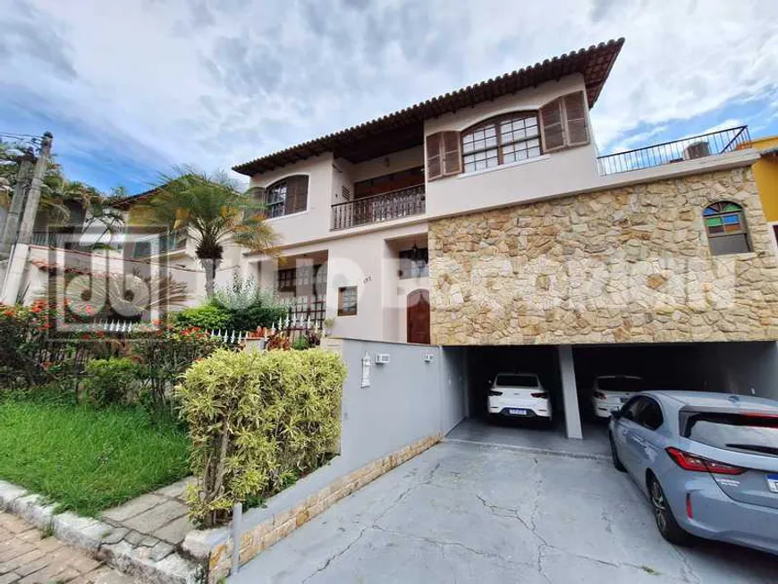 Foto 1 de Casa de Condomínio com 3 Quartos à venda, 351m² em Pechincha, Rio de Janeiro